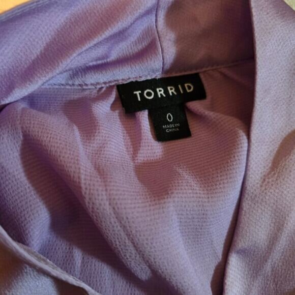 Torrid Studio Bubble Satin Bow Tie Blouse - Size Large - Picture 5 of 8